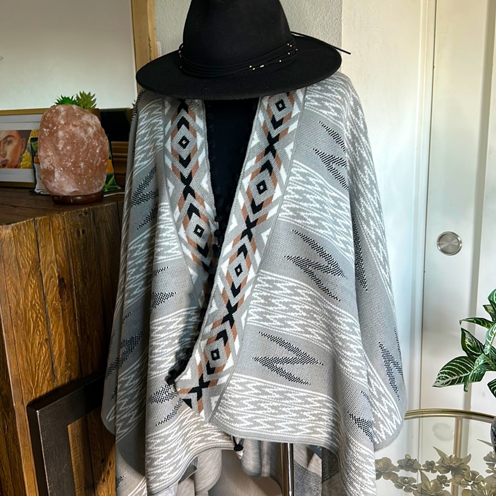 Brand is Eyeful. OS. Gray Boho style or southwestern print shaw/poncho
